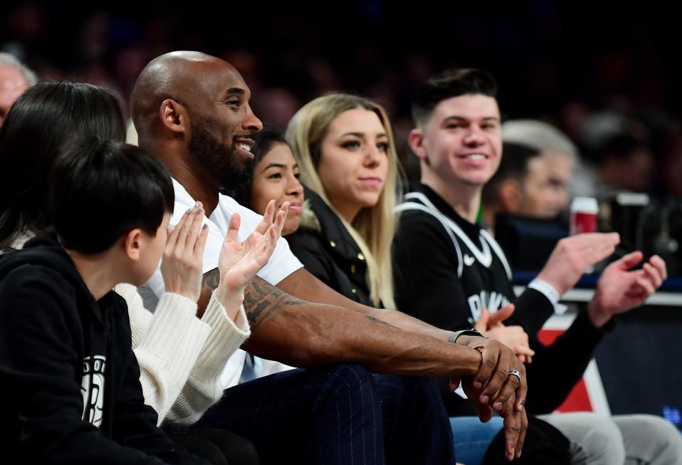 全明星表現!厄文替補場均22+6獲Kobe稱讚,球迷:他要上《Detail》了?(影)-黑特籃球-NBA新聞影音圖片分享社區