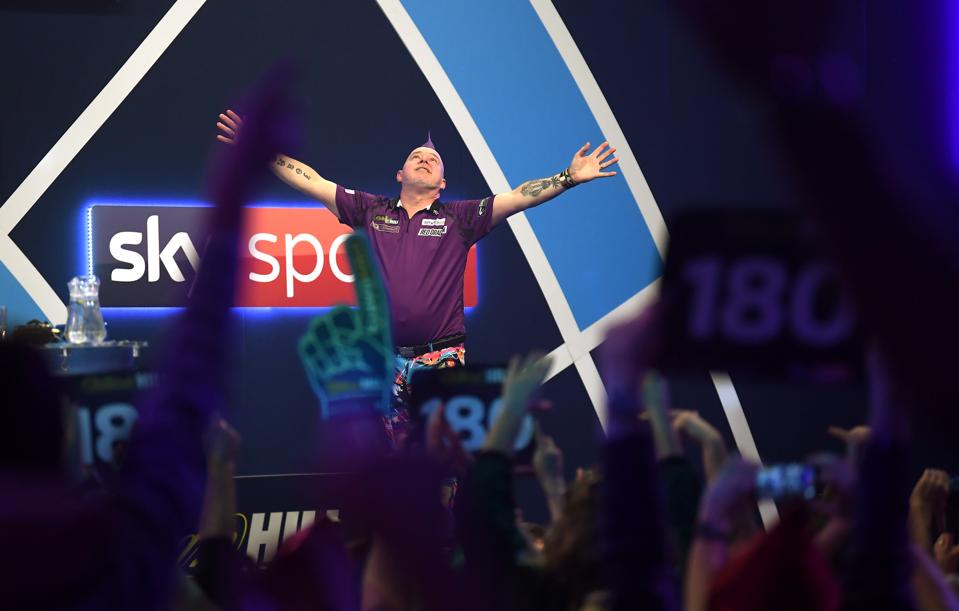 World S Best Darts Players Will Play From Home In Live Pdc Tournament