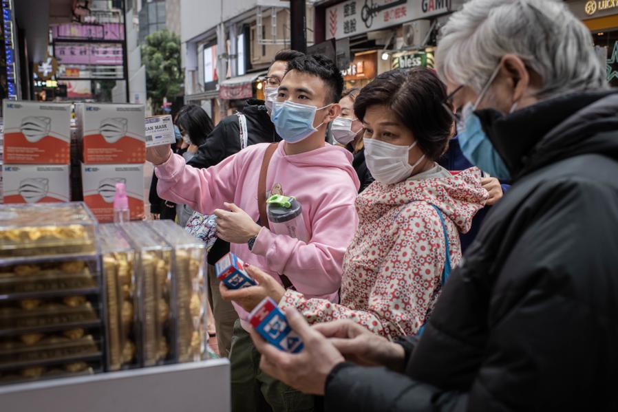 'Panic Shopping' In Hong Kong, While Mainland China Depends On E-Commerce