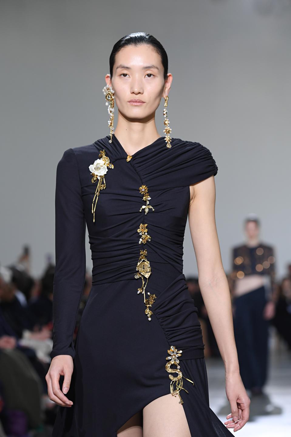 Spring 2020 Paris Catwalk Shows - Fashion Jewelry Shows Spring 2020 Paris Catwalk Shows - Fashion Jewelry Shows