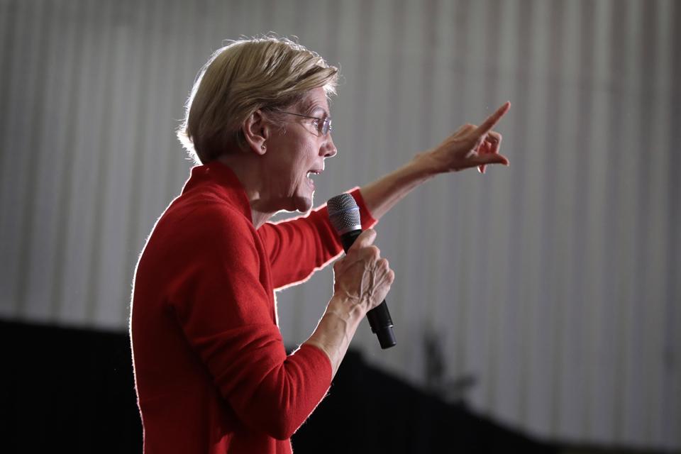 Presidential Candidate Elizabeth Warren Campaigns In Eastern Iowa