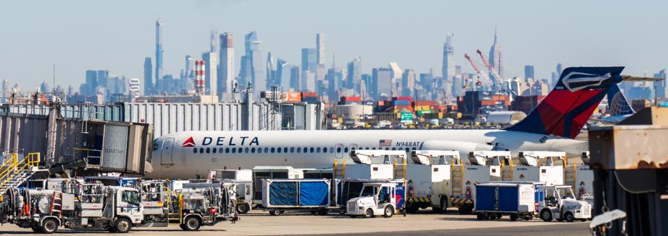Delta Airlines Boeing 717-200 aircraft seen at Newark...