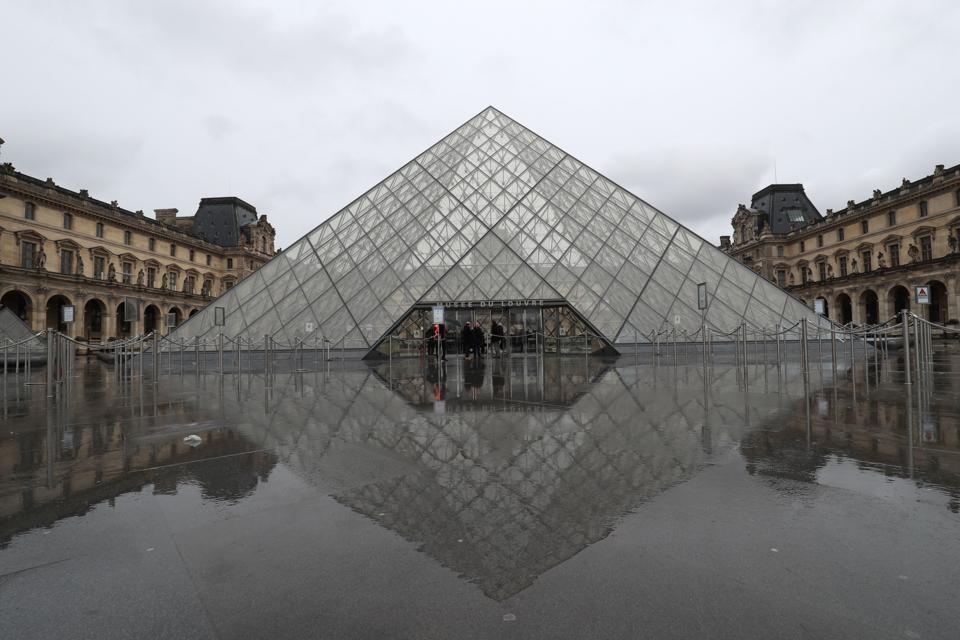 FRANCE-SANTE-VIRUS MUSEUM