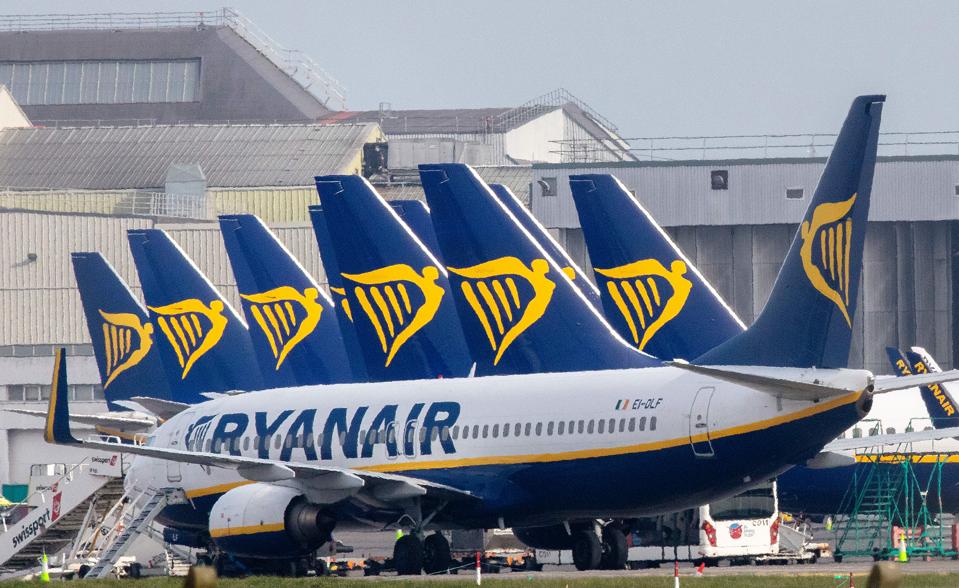 Coronavirus Bites Into Ryanair S Profits But The Airline Still Expects To Earn 1 Billion Ryanair Christmas Commercial 2021
