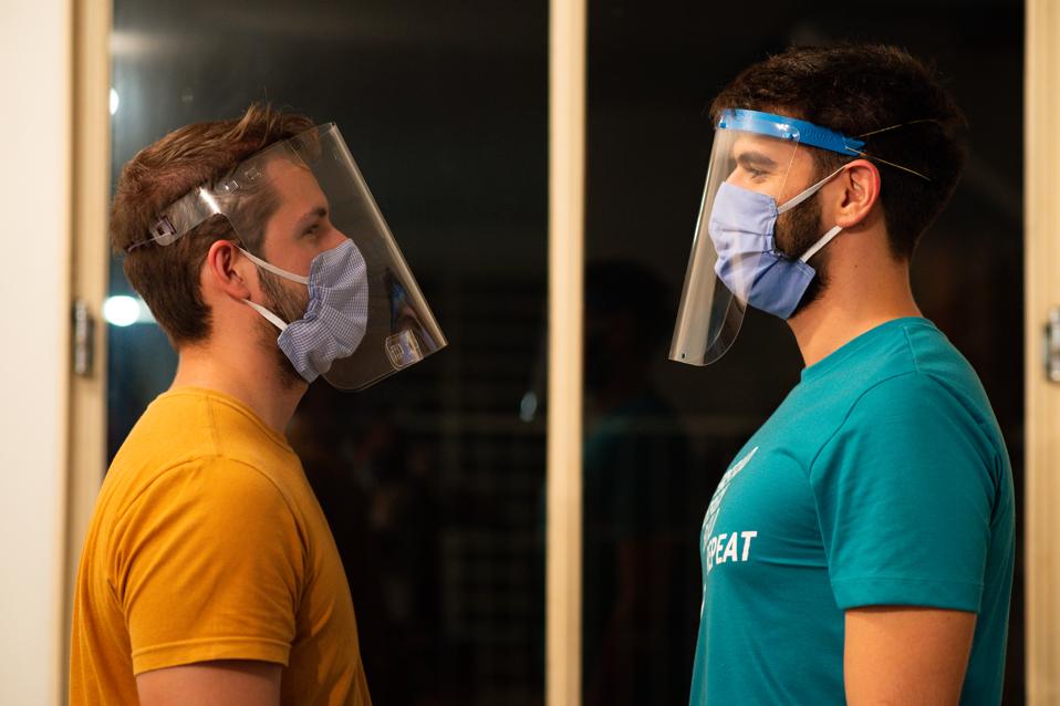 3d Printer Groups Continue Working Round The Clock To Help 2020