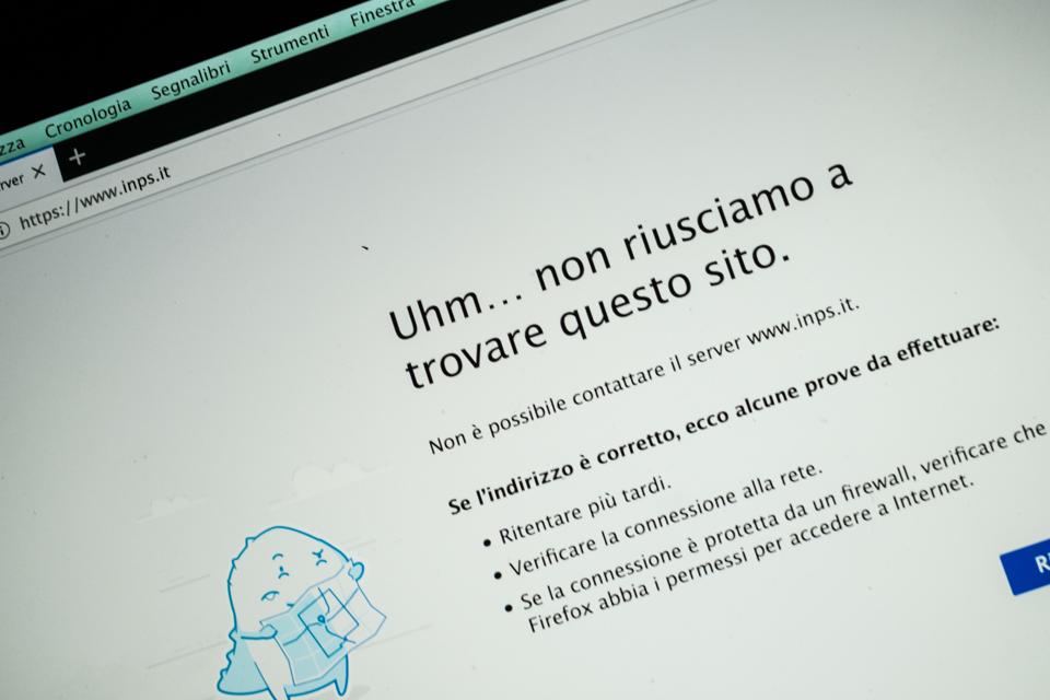 Web browser screen showing error message, in Italian, as the INPS site was shutdown by hackers