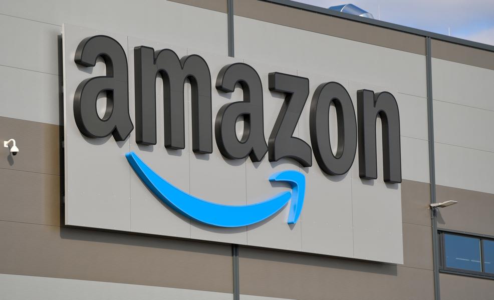This 9%-Paying Fund Lets You Buy Amazon.com At A Discount