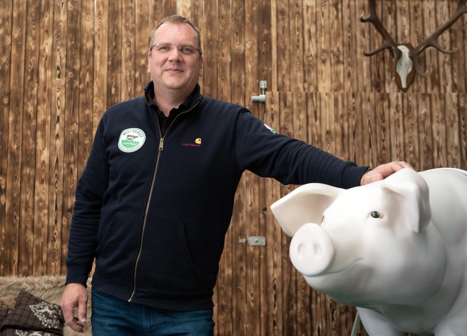 Regional up to the front door: meat sellers on the move