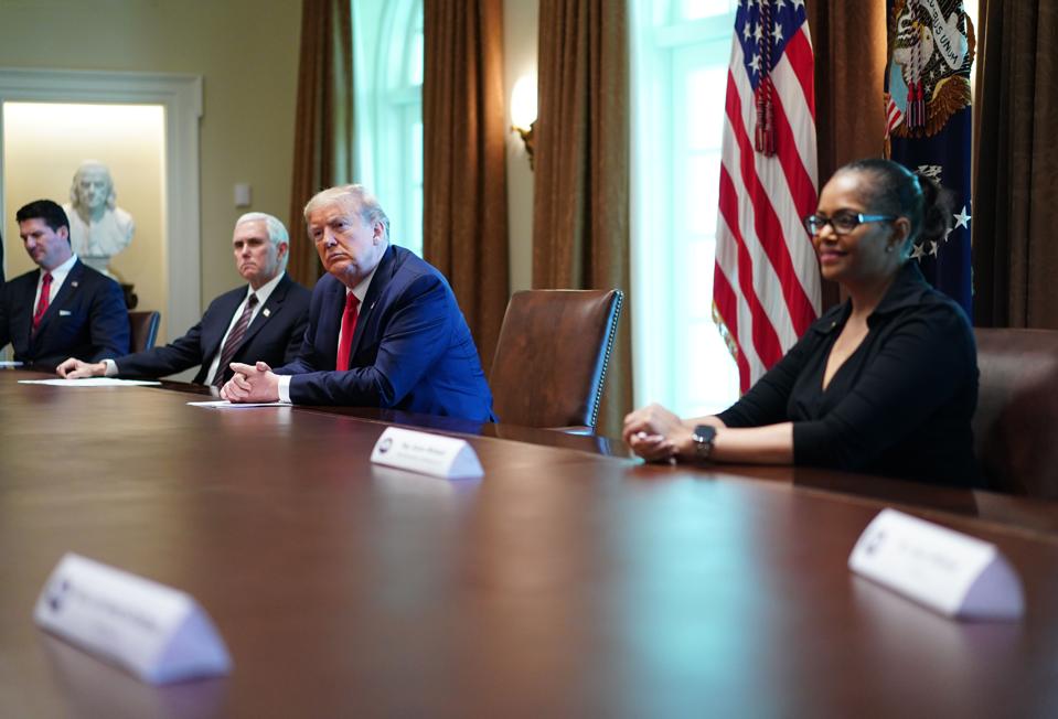 US-HEALTH-VIRUS-POLITICS-TRUMP