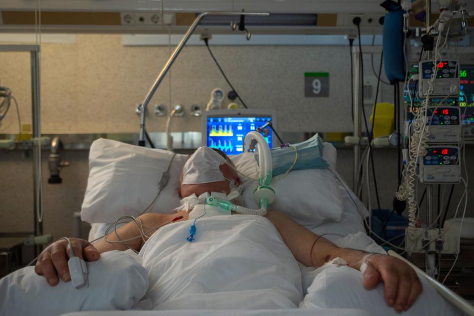 SPAIN-HEALTH-VIRUS-HOSPITAL