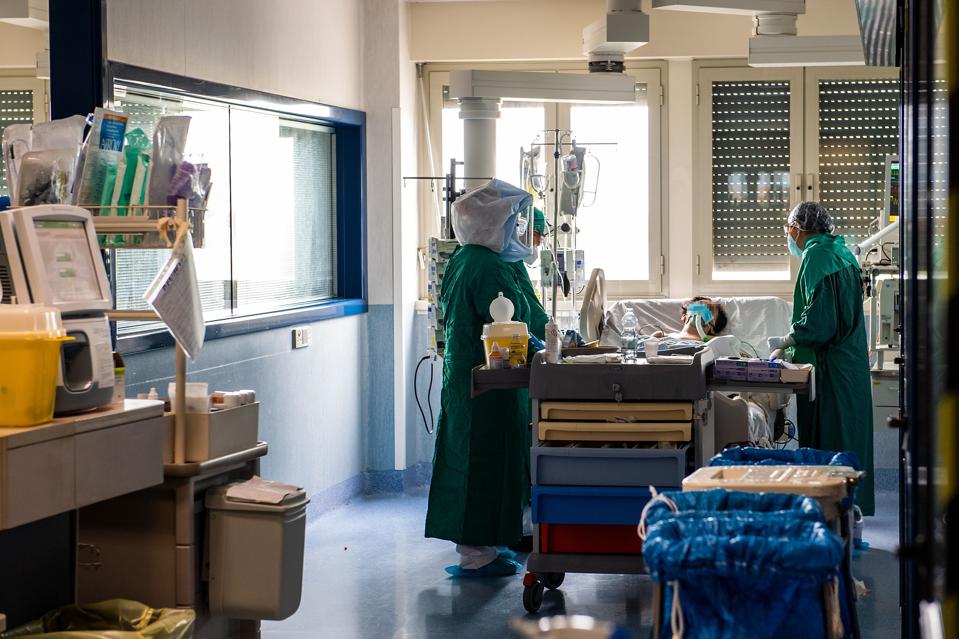 TOPSHOT-ITALY-HEALTH-VIRUS