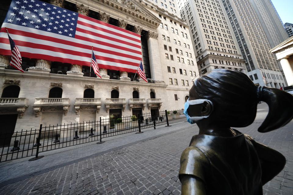 Уолл стрит улица в нью йорке Уолл стрит улица в нью йорке