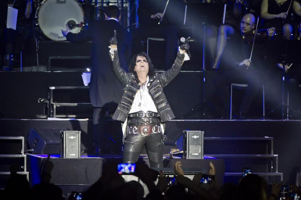 alice cooper on his new podcast guns 'n' roses jimmy page