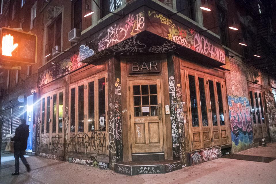A Hospitality Attorney Provides Guidance On How Shuttered Bars Restaurants Can Sell Alcohol During The Coronavirus And Resources For Business Owners Struggling To Stay Open