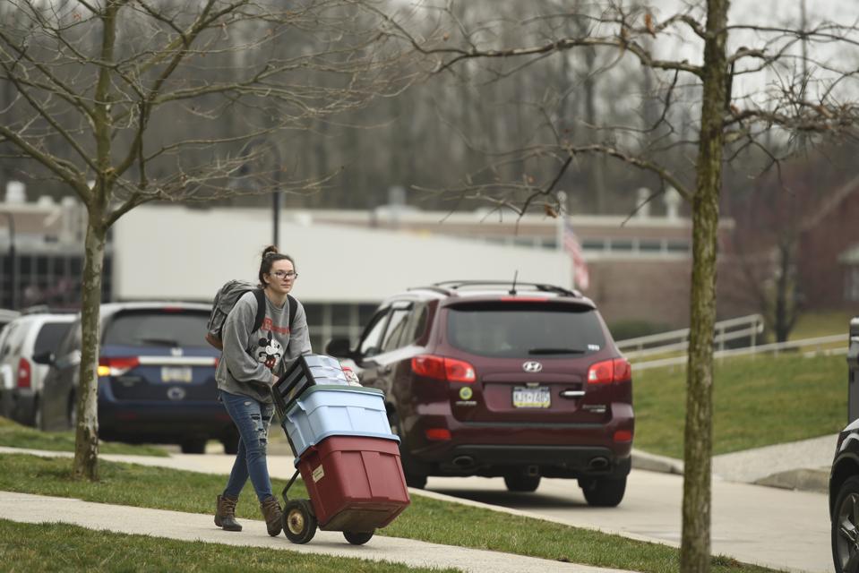 Students Move Out Of Kutztown University Amid Coronavirus Concerns″n