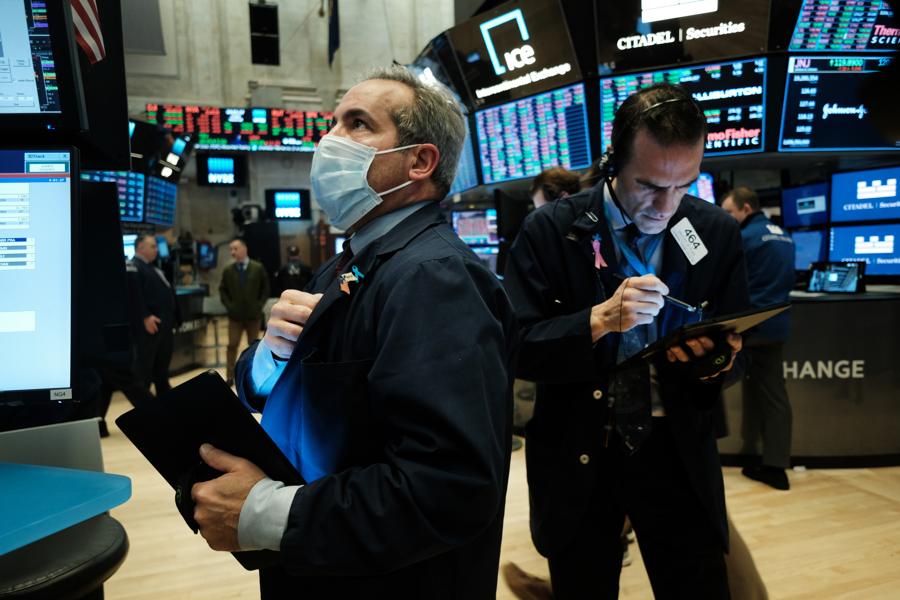 Stocks Slump, Dow Falls 600 Points As Congress Again Fails To Pass Coronavirus Stimulus Bill