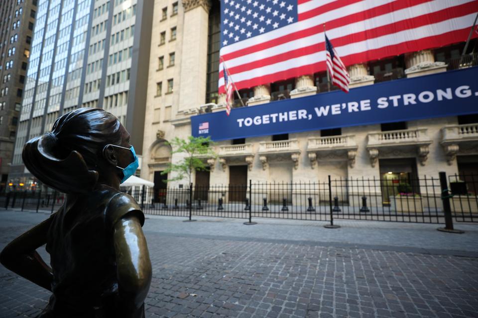 WhiteCollar Wall Street Professionals Will Witness Layoffs And Bonus Cuts