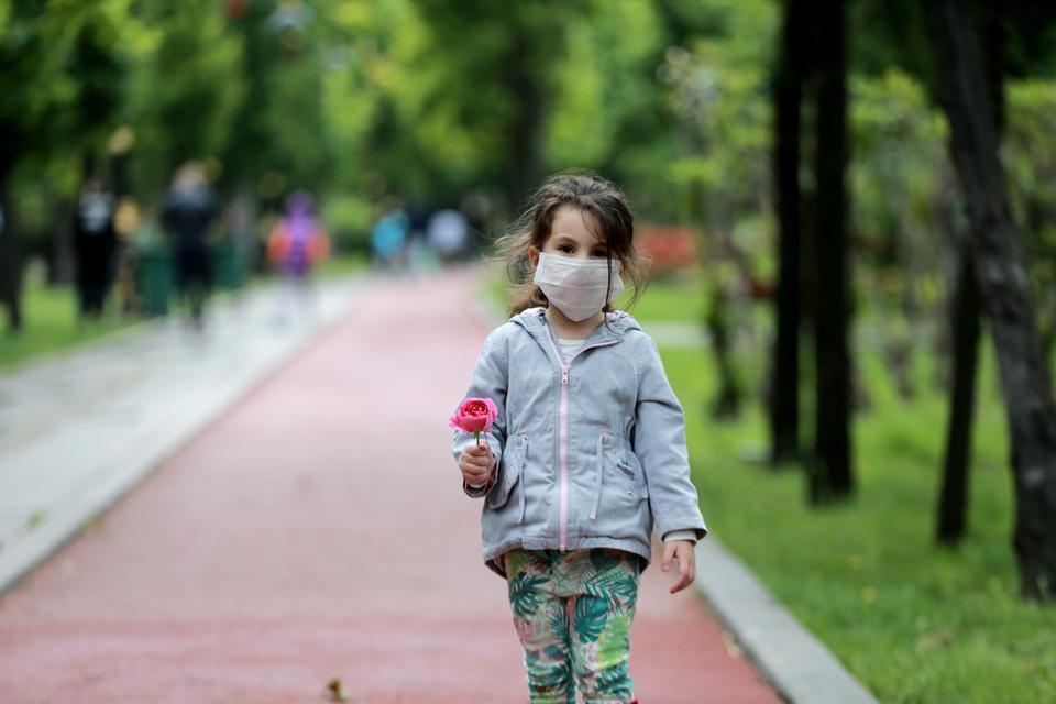 Turkey eases COVID-19 restrictions for young people under 14 years old