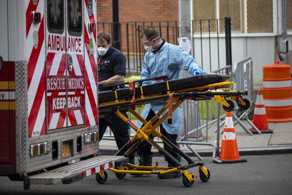 Équipe de médecine d'urgence au Elmhurst Hospital Centre