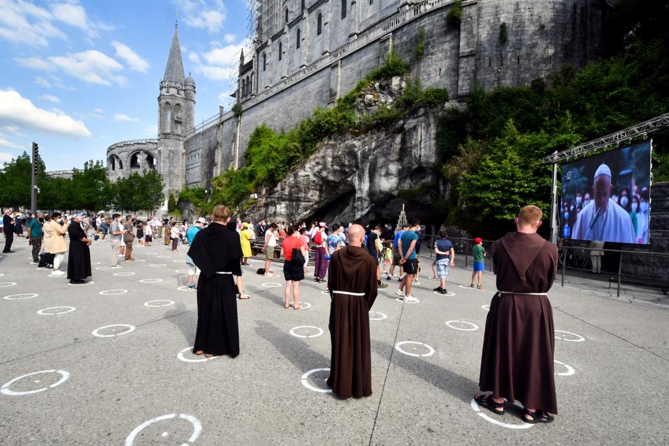 France Travel Lourdes Holds First Online Pilgrimage As City Fights To Save Tourism France Travel Lourdes Holds First Online Pilgrimage As City Fights To Save Tourism