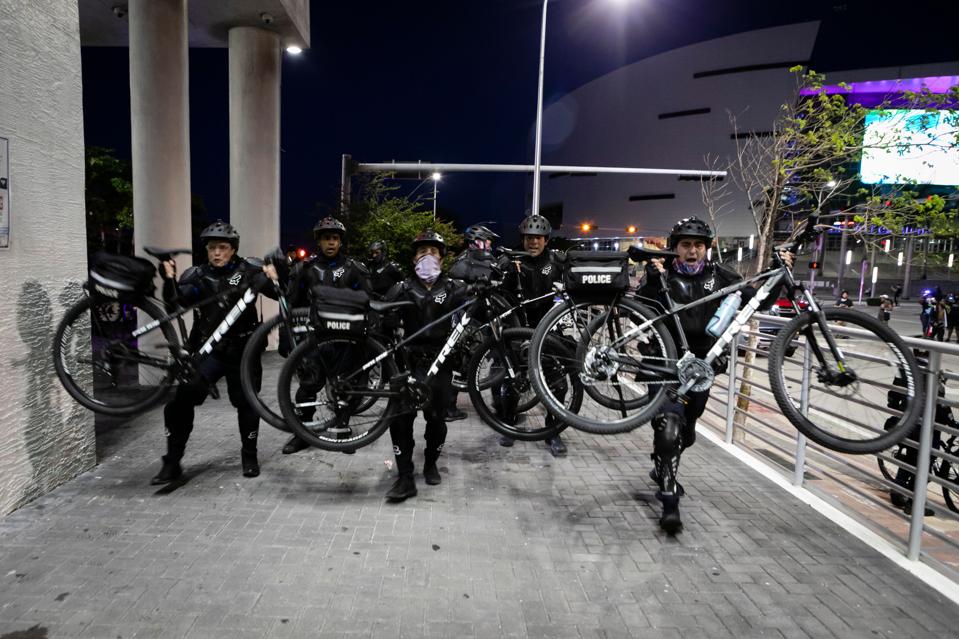 U S Police Batter Black Lives Matter Protesters With Bicycles