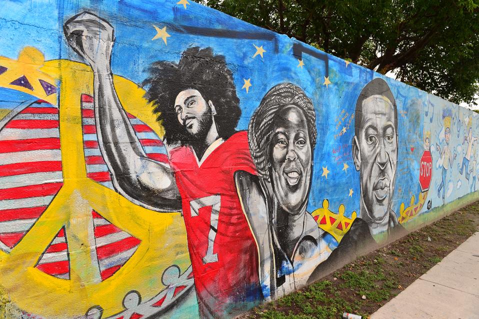 Why Didn T Roger Goodell Mention Colin Kaepernick In Nfl S Black