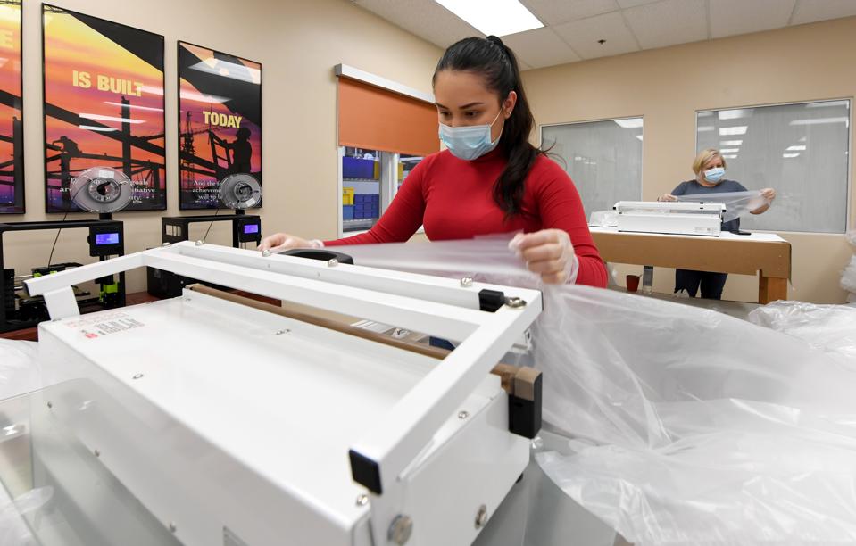 Las Vegas Business Converts From Window Coverings To PPE Production To Aid Coronavirus Effort