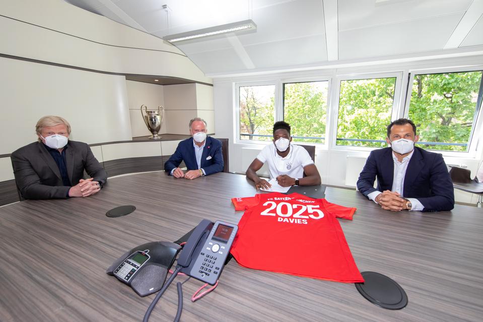 Bayern Munich Sign Alphonso Davies To New Contract