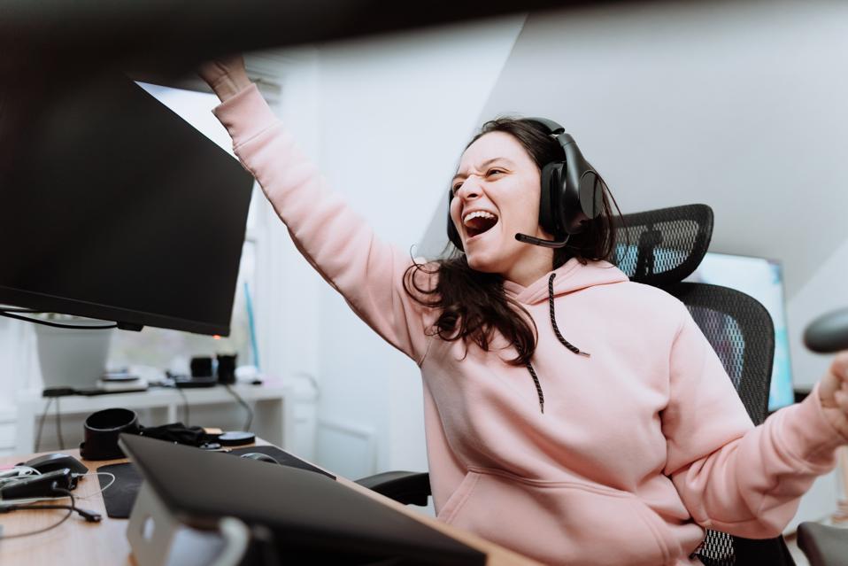 Playing multiplayer online games