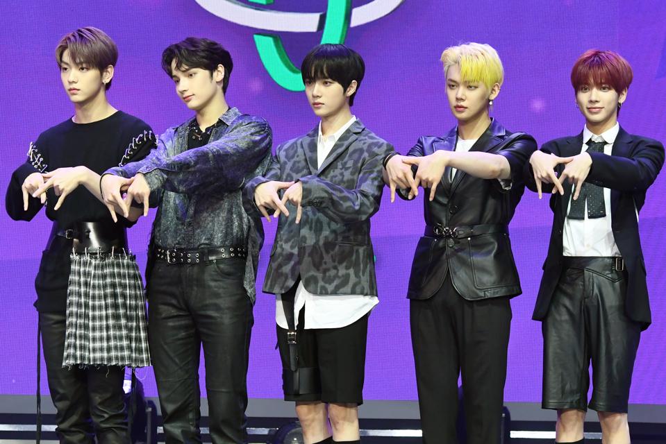 KCON:TACT 2020 Summer Lineup Completes With TXT, (G)I-DLE, ATEEZ, Chung