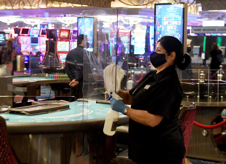 Casinos Impose Stricter Rules After Vegas Reopening Spike But Won T Mandate Face Masks Casinos Impose Stricter Rules After Vegas Reopening Spike But Won T Mandate Face Masks