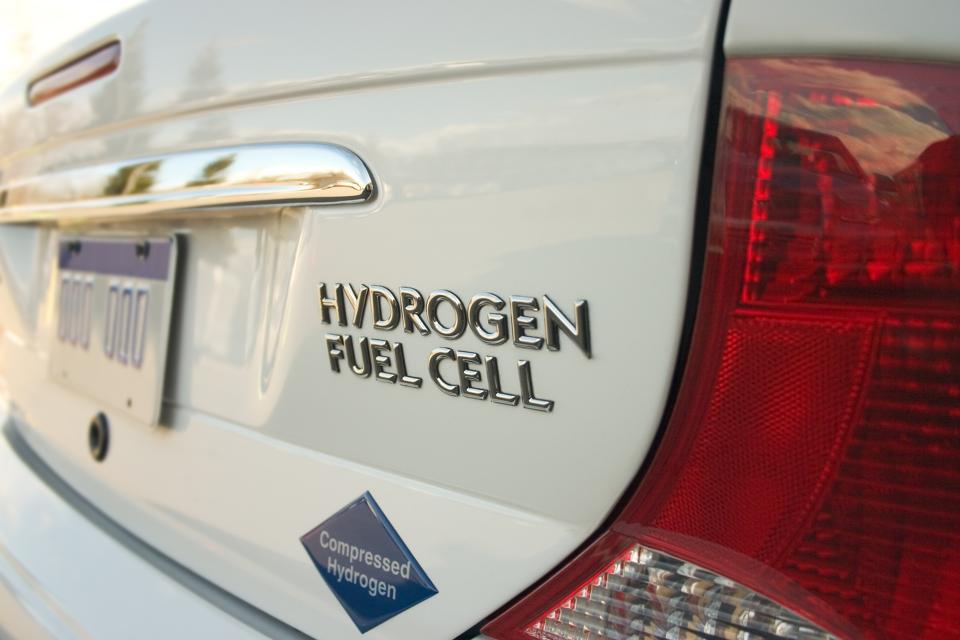 Hydrogen Fuel Cells Are Losing The Battery Electric Car Race