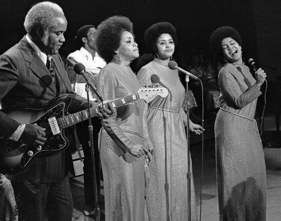 Mavis Staples Addresses The World With Poignant Protest Songs On Stage