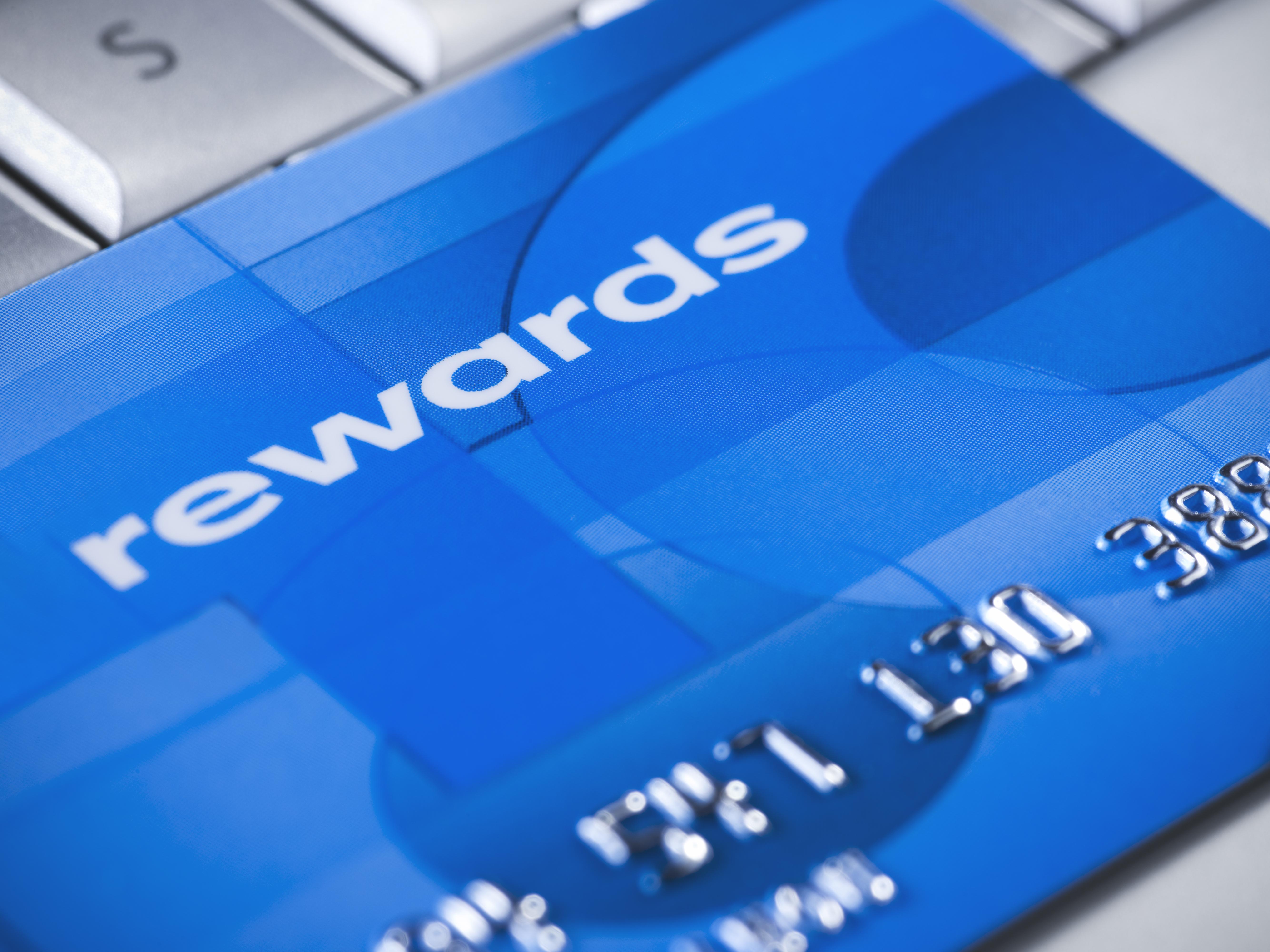This Week In Credit Card News: Lucrative Rewards Returning To Credit Cards; Raising Prices By Downsizing - Vimarsana News