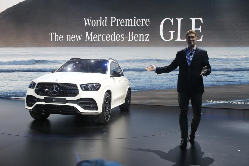 Daimler Shares Dive After Cost Cutting Profit News