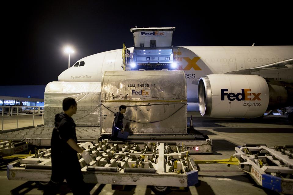 Pilots Say FedEx Medical Supply Flights From China Need More Safety
