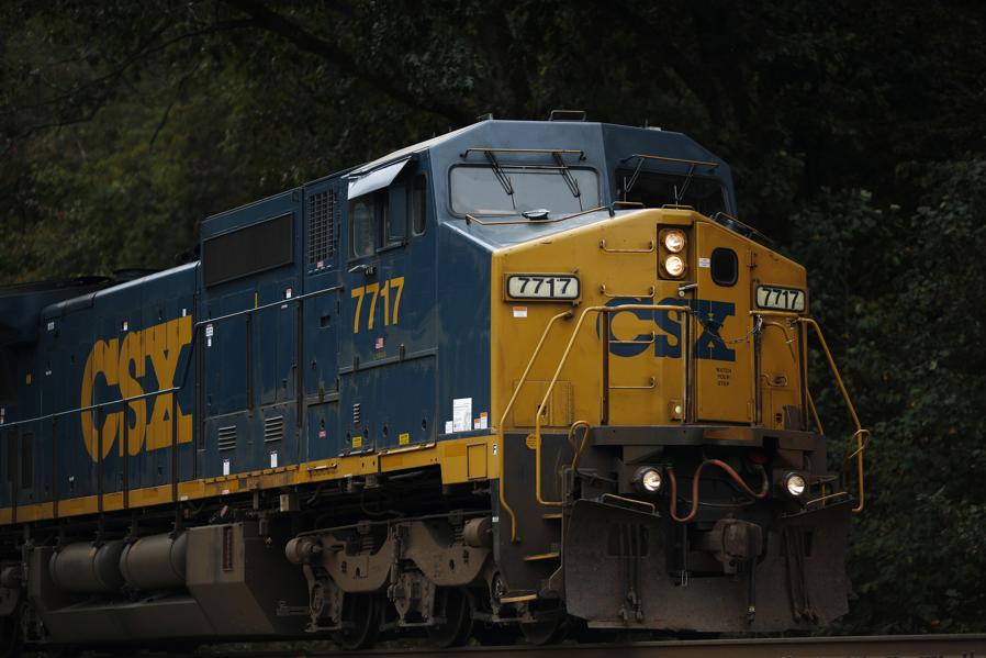 Hunter Harrison Landed CSX's Top Job By Quickly Giving Up On Norfolk Southern