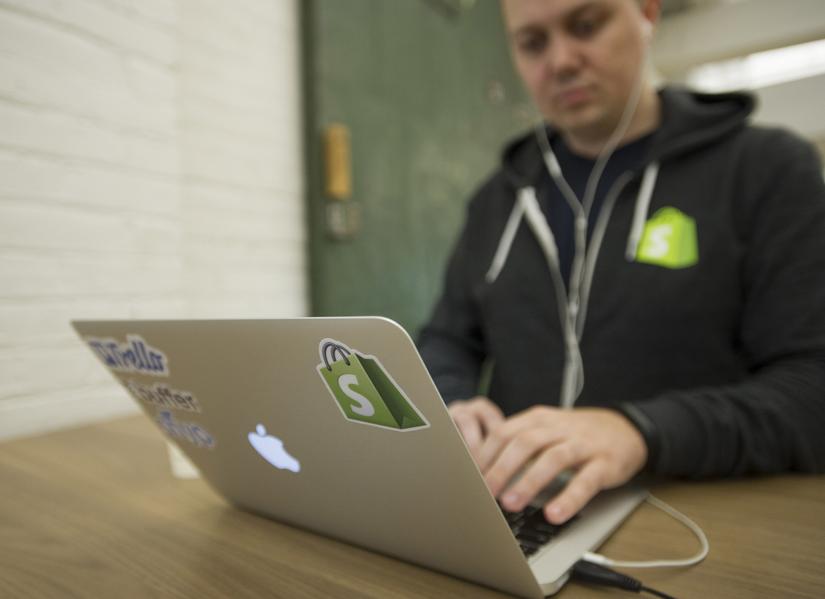 Shopify's Customers Shoot Down Scam Claims