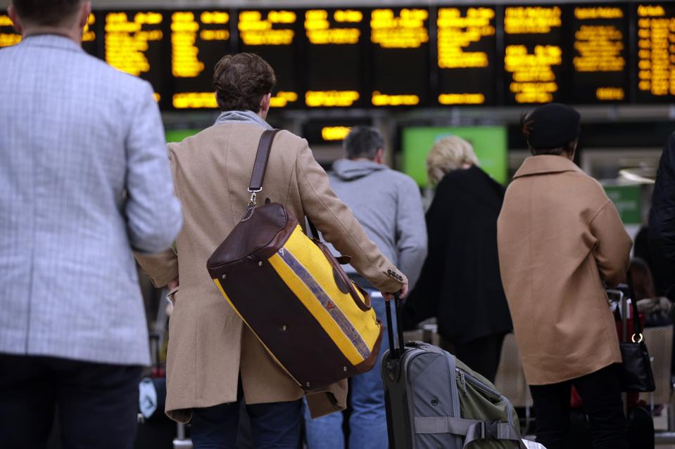 How To Buy the Perfect CarryOn Bag