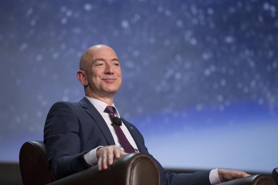 Yes, Amazon Cash Lets You Shop Without A Debit Or Credit Card (But It's Not All Roses)