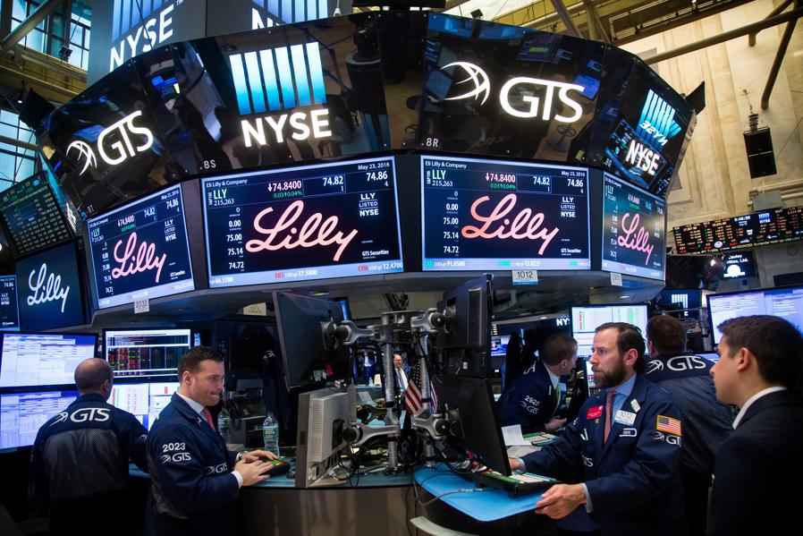 Stocks This Week: Buy Eli Lilly And Sell Short Analog Devices