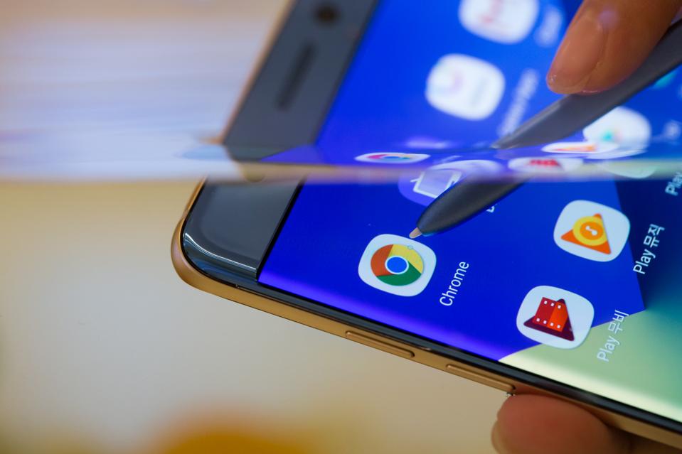 Exploding Batteries Get Samsung Galaxy Note 7 Barred from Airplanes