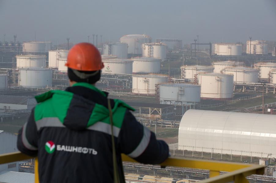 Oil Futures In Record Contango Of Over $10 For First Time Since 2009