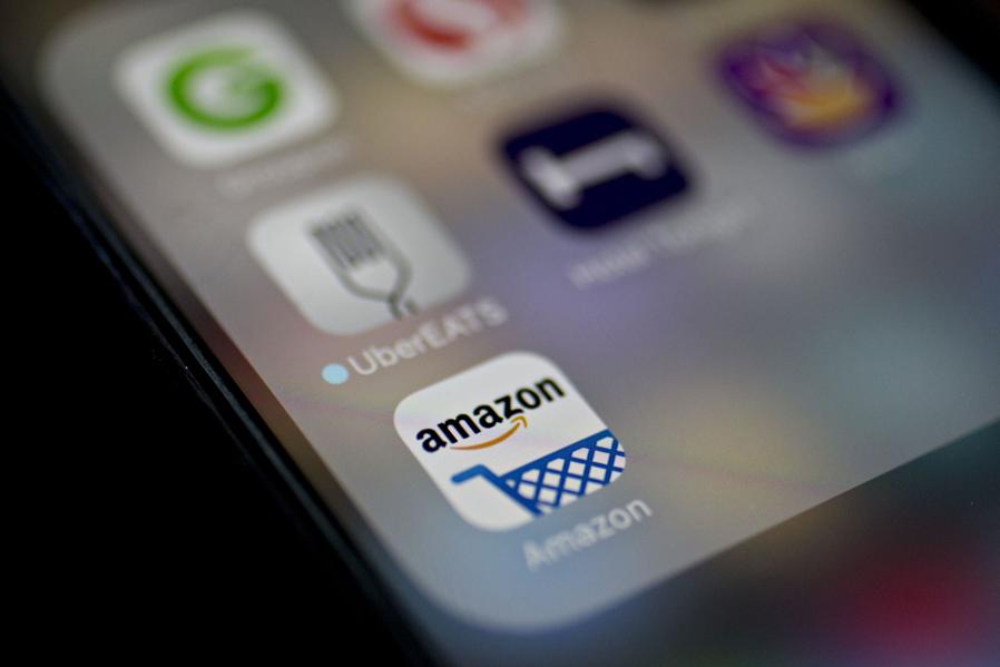 This Week In Credit Card News: Credit Scores Hit Record High; Big Amazon Refunds For Some Consumers