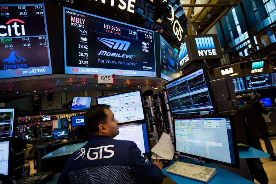Markets End Last Trading Day Of 2016 In Red But Post Gains For The Year