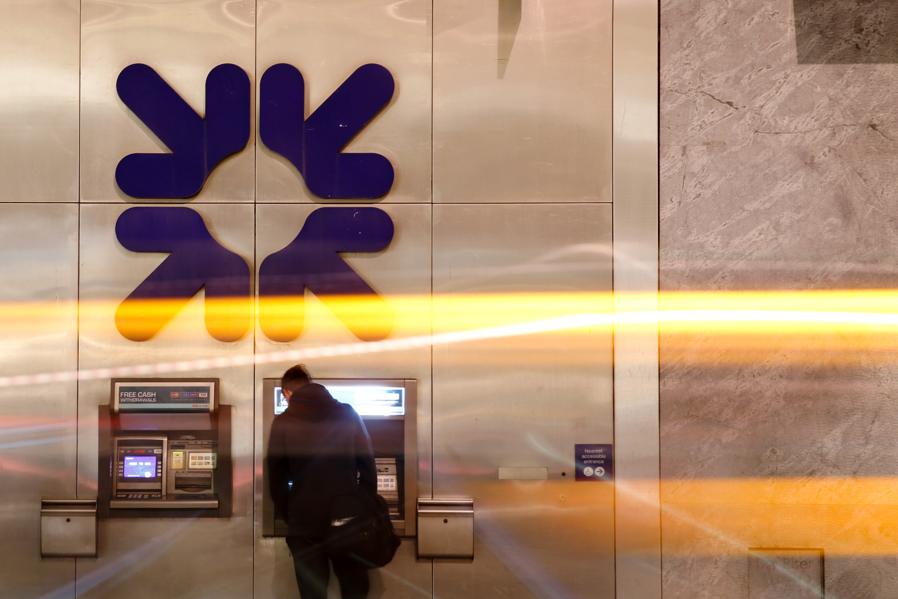 3 FTSE 100 Stocks That Should Be Avoided In August