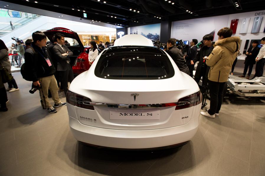 Tesla Has Its Best Quarterly Production and Deliveries. Can It Quintuple Them?