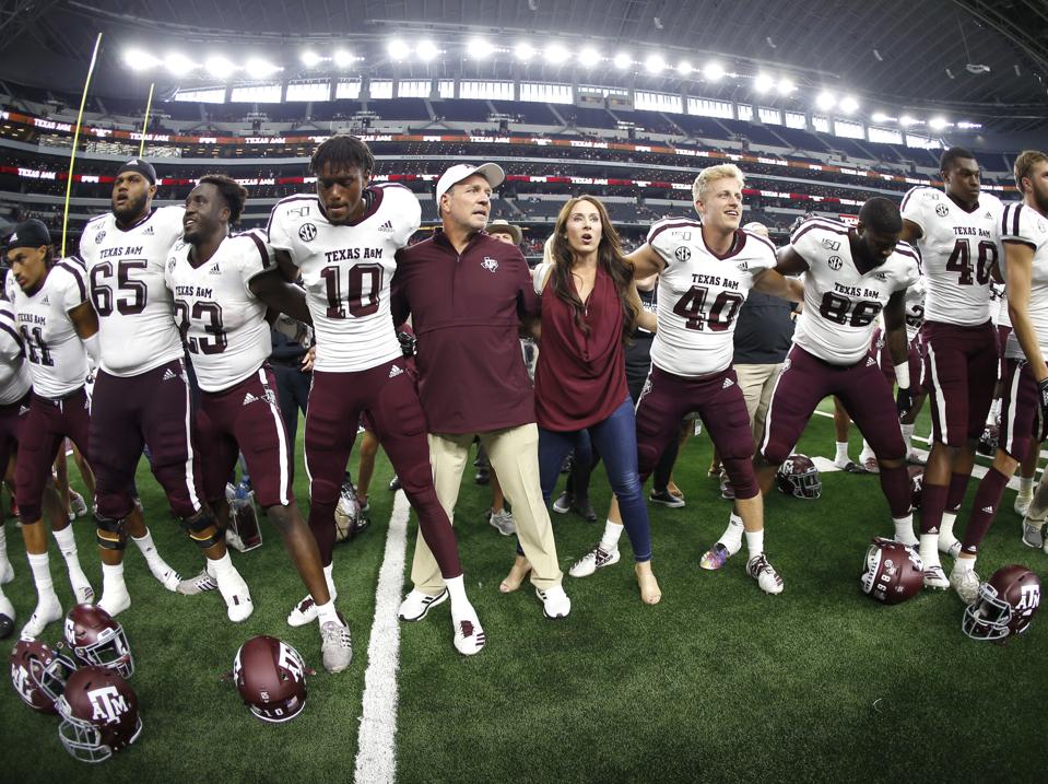 Sec Stands Out In Conference By Conference Fbs Salary Comparison