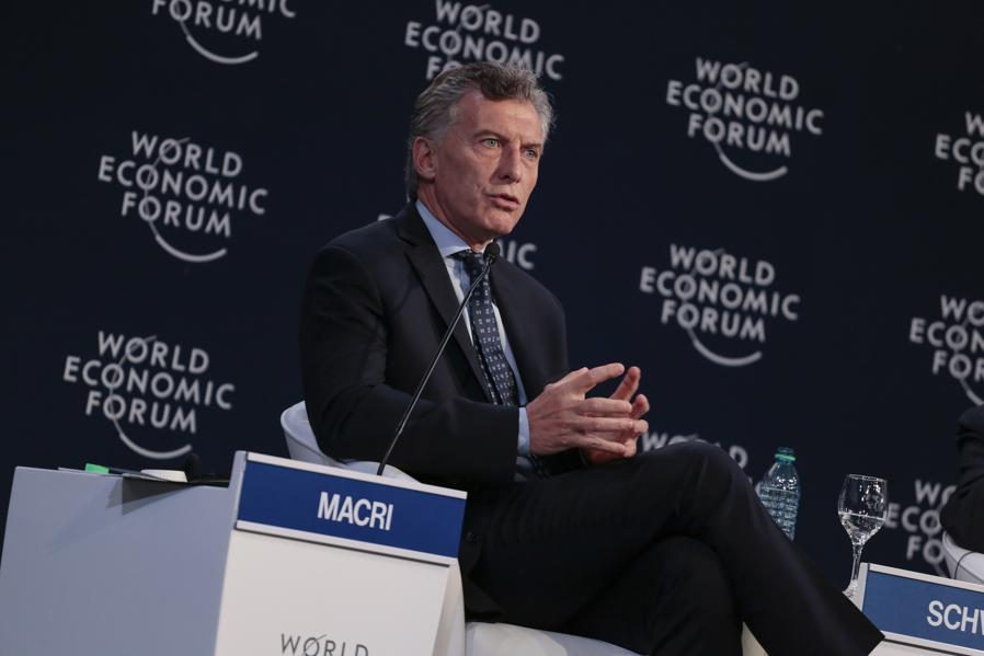 Argentina's Macri 'Gives Up', Returns To Kirchner-Era Peso Policy