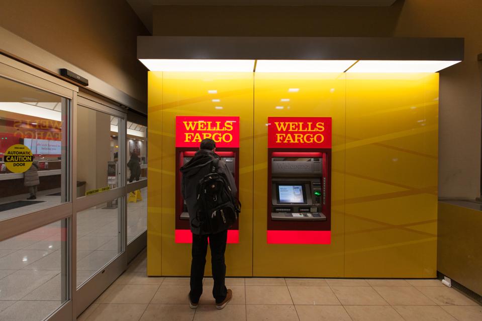 WELLS FARGO EARNS